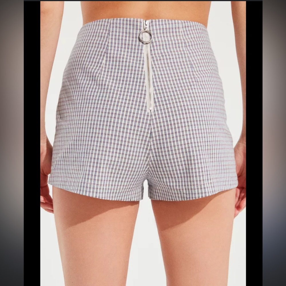 Urban Outfitters High Waisted Plaid Shorts Size Small - Picture 3 of 12
